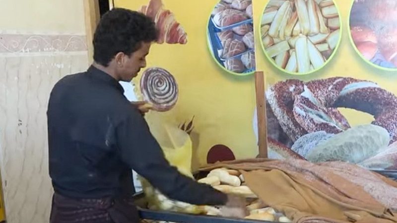 شبوة تشهد ارتفاعاً في أسعار الخبز بسبب تدهور العملة