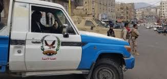 شرطة تعز تعلن ضبط مطلوب أمنيا بجريمة قتل وآخر متهم بالشروع فيه