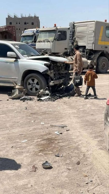 عدن.. إهمال صيانة الطرقات يتسبب في زيادة الحوادث المرورية