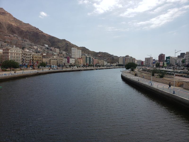جريمة مروعة.. زوج يقتل زوجته في المكلا ويسلم نفسه للأجهزة الأمنية