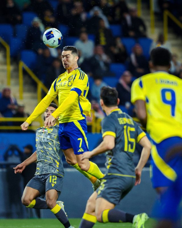 رونالدو يقود النصر السعودي لاكتساح الوصل الإماراتي