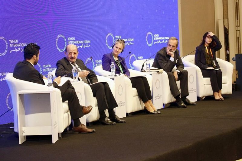 الحكومة اليمنية تؤكد تمسكها بالسلام بإعتباره خيارا أساسيا