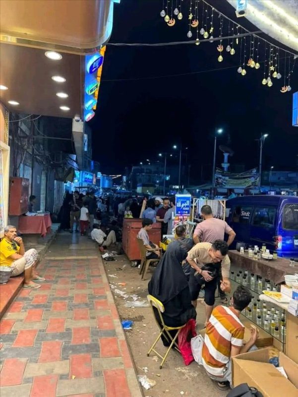 رمضان في عدن.. أرصفة تتحول إلى أسواق مفتوحة لمواجهة الغلاء والمعاناة!