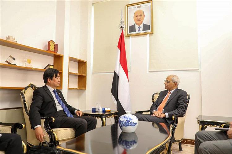 اليمن والصين يناقشان سبل تعزيز التعاون التنموي والإنساني.