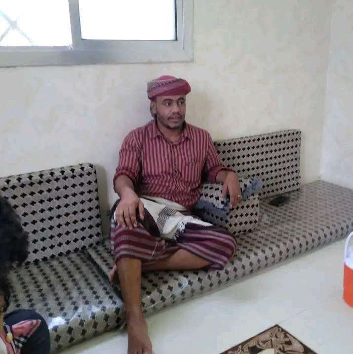 مواطن يمني يُقتل بنيران نزاع في محطة وقود شمال عدن.