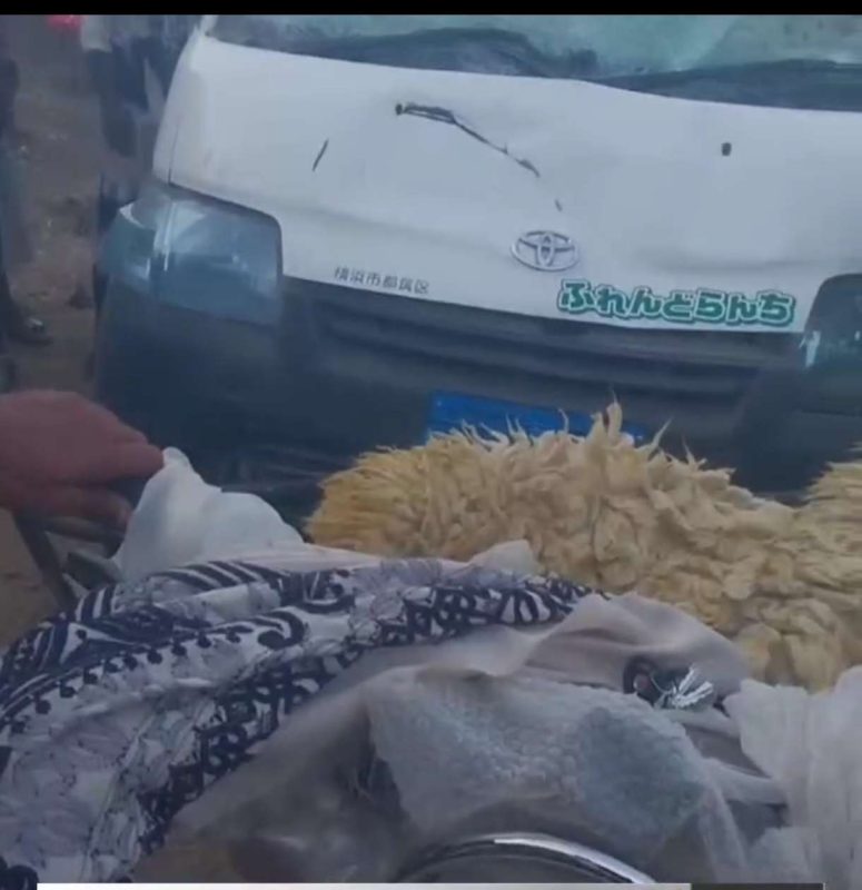 تعز: حادث مروري يسفر عن إصابة سائق دراجة نارية.
