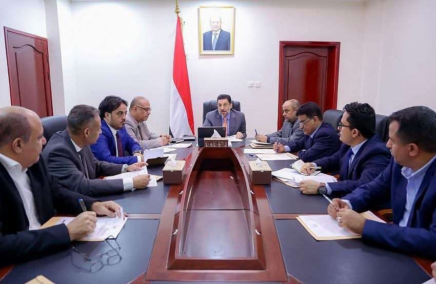 أزمة الكهرباء تتفاقم في عدن والمحافظات المحررة جراء الانهيار الاقتصادي.