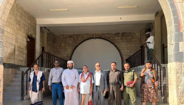 نيابة حضرموت تفرج عن 14 سجينًا ممن استوفوا شروط الإفراج الشرطي.