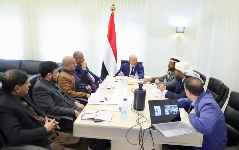 عدن: اتهامات بصرف 7 مليارات دولار شهرياً مخصصات لأعضاء المجلس الرئاسي والحكومة تنفي..
