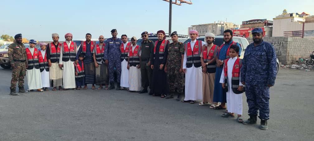 مبادرة “ساند” التطوعية تقدم خدمات السحب والإنقاذ في المكلا