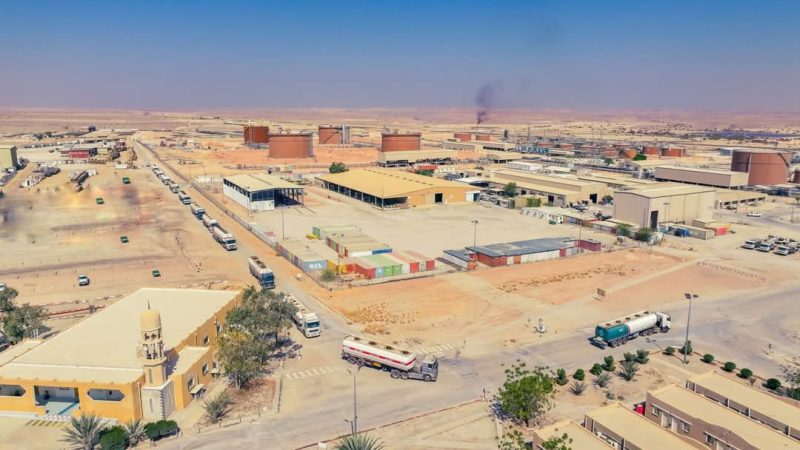 شركة بترومسيلة تعلن ضخ أول شحنة من وقود المازوت لمحطات توليد الكهرباء بساحل حضرموت 