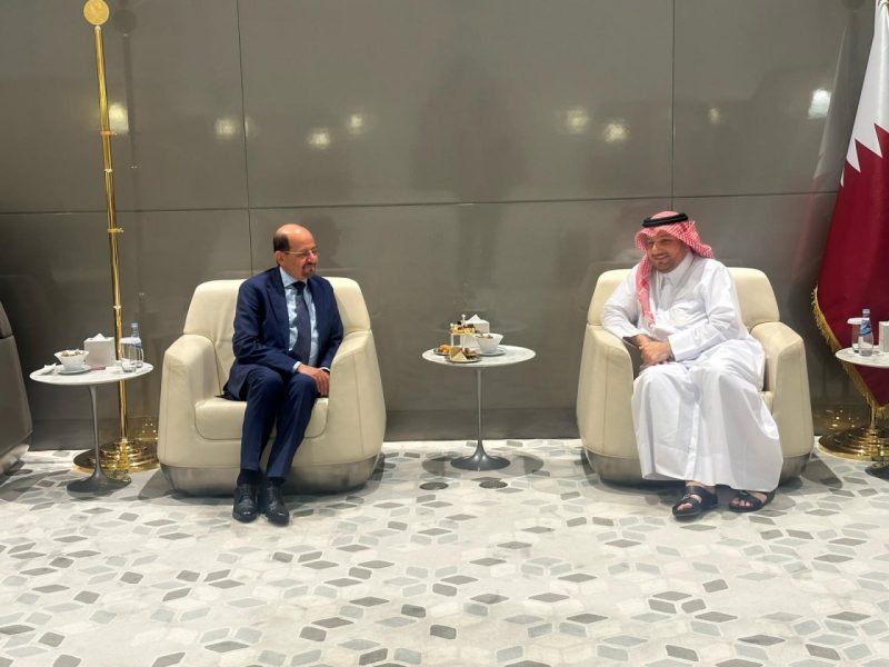 وزير الخارجية اليمني يصل قطر في زيارة رسمية
