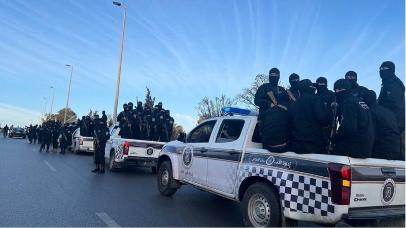“الدفاع السورية” تحبط هجوما لـ “الفلول” على ثكنة عسكرية في اللاذقية