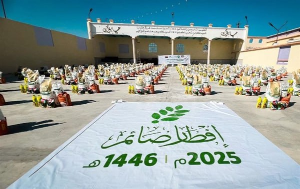 تدشين توزيع 3800 سلة غذائية بعدة محافظات ضمن حملة “الكويت بجانبكم”