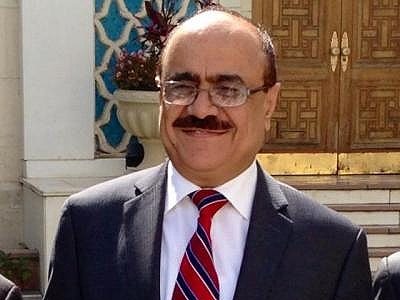 البرلماني علي العمراني.. التحالف ساهم في خلق مليشيات متناحرة بدلاً من بناء جيش واحد