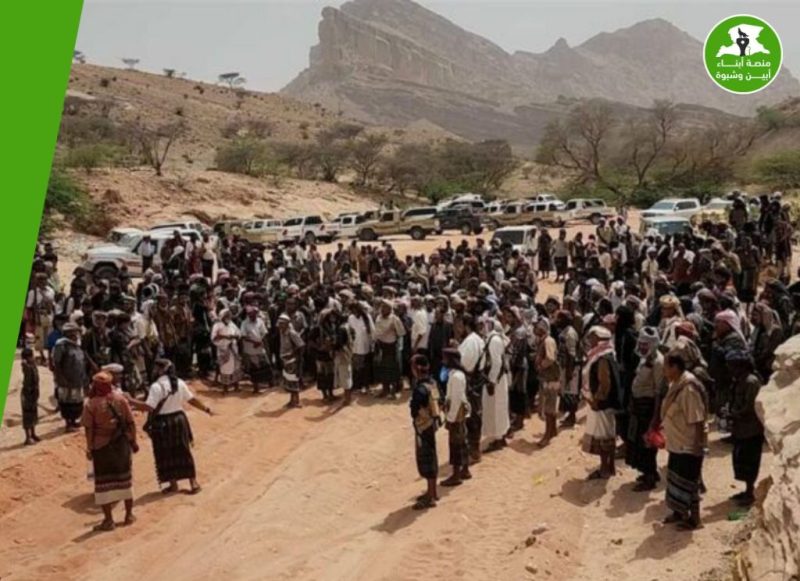 شبوة: قبائل لقموش تُحذر مليشيا الانتقالي من المرور في حبان حتى الإفراج عن أبنائها المختطفين منذ 10 سنوات..