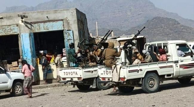 “تصاعد التوتر في لحج: قبيلتان تحشدان مسلحين تحسبًا لمواجهات مع قوات العمالقة”.