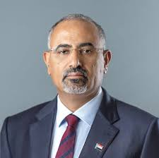 قائد مليشيات الانتقالي يوجه تهديدات صريحة لقبائل حضرموت.