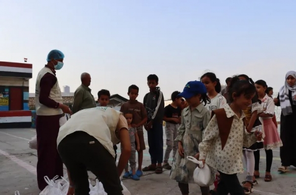 الإفطار بالماء.. رمضان يحل على اليمنيين وسط أزمات غير مسبوقة