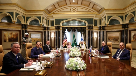 وزيرا الخارجية الأمريكي والروسي يبحثان الهجمات الجوية في اليمن