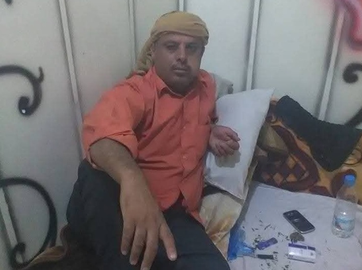 صحفي يناشد الحكومة إطلاق سراح شقيقه المعتقل في سجون مليشيا الانتقالي بعدن