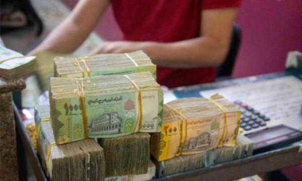 عدن: توقف عمليات الصرافة إثر انهيار تاريخي للريال اليمني