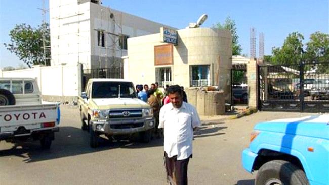 عدن: تمرد أمني في شرطة خور مكسر على خلفية إطلاق سراح أحد السجناء