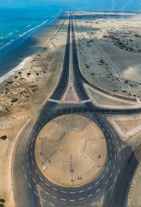 عدن: صندوق الطرق يعلن اكتمال تطوير طريق الرحاب كنديان بمديرية خورمكسر.