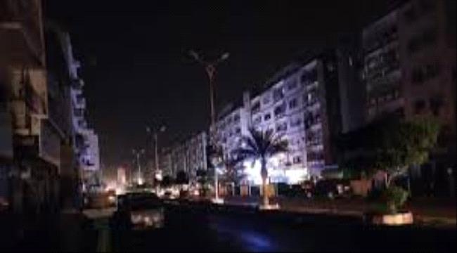 كهرباء عدن تعلن عن "خروج" جميع محطات التوليد عن الخدمة
