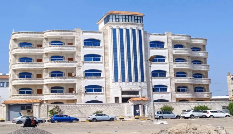 عدن: جهاز الرقابة والمحاسبة يجدد مطالبته للمرة الثانية بوثائق تأجير حوش مؤسسة النقل وسط تجاهل المتنفذين