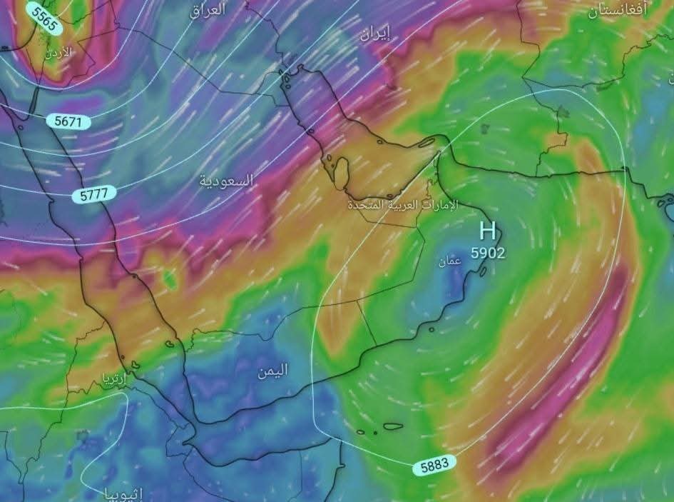 فلكي يمني : توقعات بعودة الأمطار الرعدية على المرتفعات الغربية بدءًا من مساء الأحد