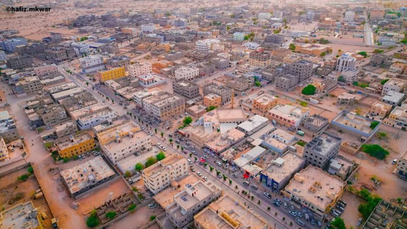 مدينة عتق تفتقر للحدائق العامة وسط تجاهل السلطات المحلية وانشغالها بمشاريع عبثية