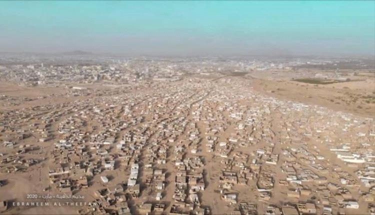 أزمة مياه خانقة تهدد آلاف النازحين في مخيم الجفينة بمأرب