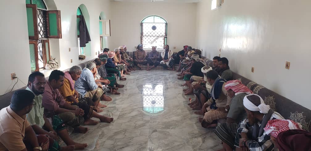 قبائل الحموم تناقش آخر تطورات اعتقال العميد اليميني وتطالب بإنصافه