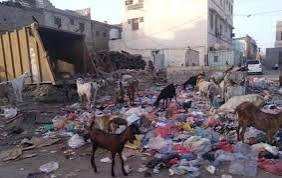 لحج.. سخط شعبي كبير من تراكم المخلفات في شوارع الحوطة