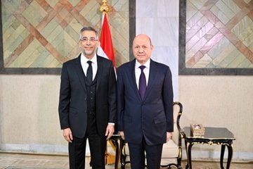 الحجري يؤدي اليمين الدستورية سفيراً لليمن في واشنطن قبيل الإعلان الرسمي