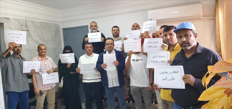 طلاب اليمن في مصر يهددون بتصعيد احتجاجاتهم للمطالبة بمستحقات متأخرة تجاوزت العام ونصف