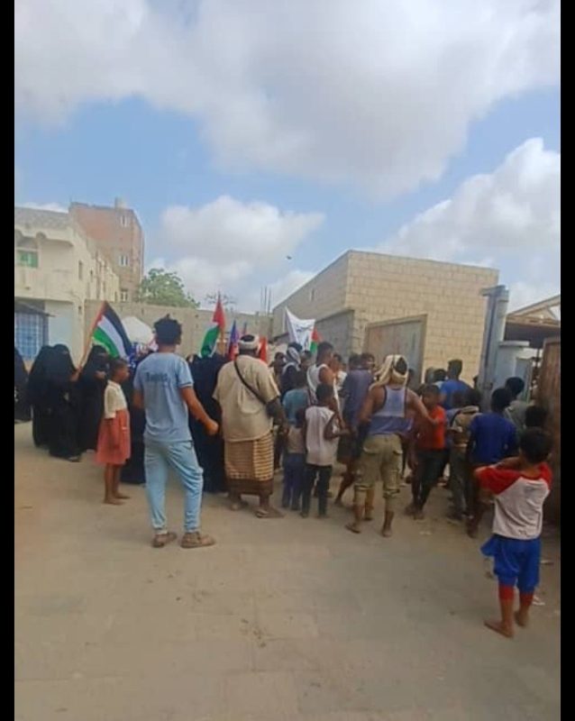 لحج.. مسيرة تضامنية مع سكان غزة تطالب بوقف العدوان وفتح المعابر