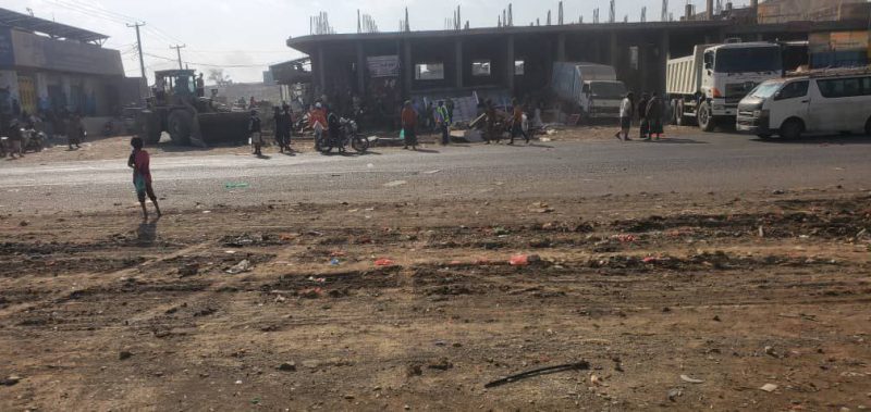 لحج: أهالي العند يناشدون باستكمال سفلتة الطريق وإنارته بالطاقة الشمسية