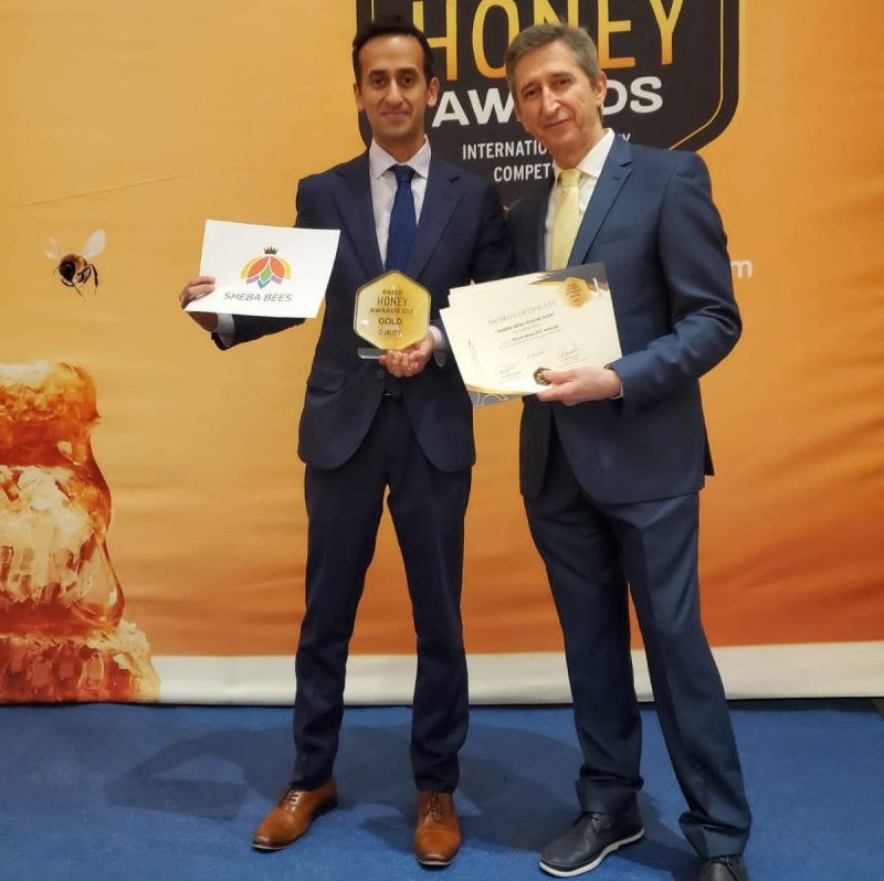 العسل اليمني يحصد جوائز عالمية مرموقة في مسابقة باريس الدولية