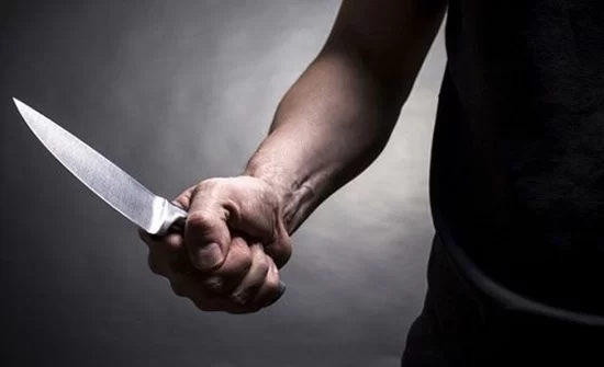 عدن: رجل يقتل جدته ويطعن طفلين
