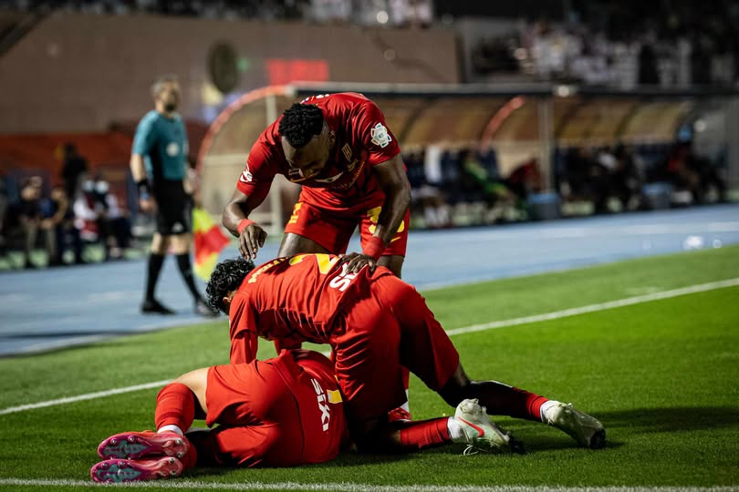 أوباميانغ يقود القادسية لفوز مثير على النصر في الدوري السعودي