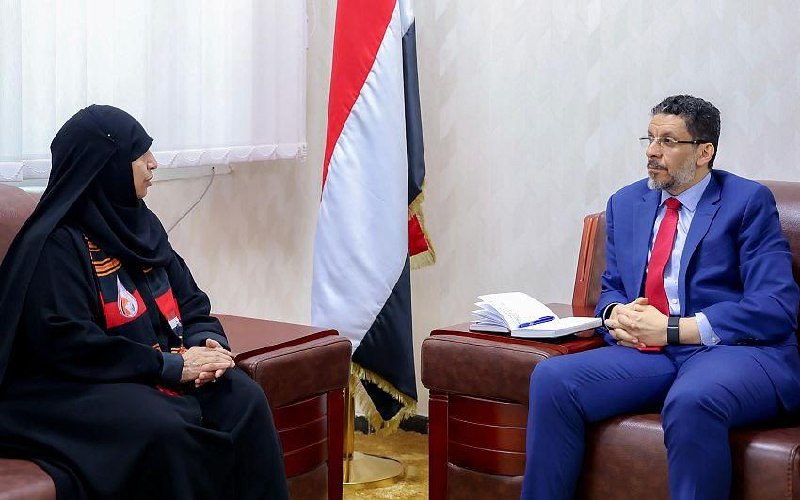  رابطة أمهات المختطفين تطالب بالإفراج الفوري عن جميع المحتجزين والمخفيين قسراً..
