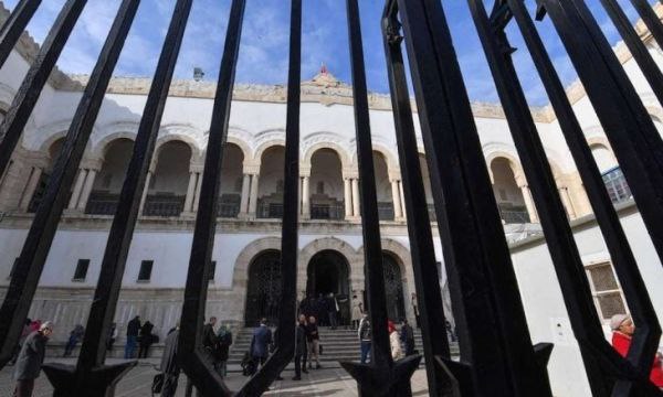 العفو الدولية الإدانات الجماعية للمعارضين في تونس تمثل "لحظة خطيرة"

