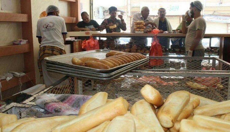 عدن: ارتفاع سعر القرص “الروتي” إلى 100ريال وسط أزمة معيشية خانقة