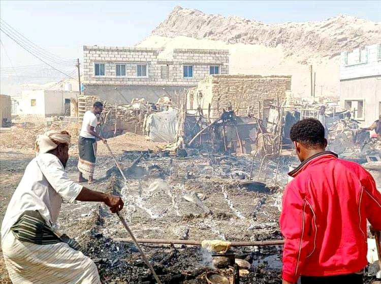 حضرموت.. حريق هائل يلتهم منزل مواطن في مدينة ميفع