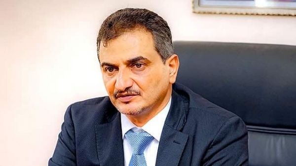 مسؤول أمني سابق يتهم محافظ عدن بالخيانة والتواطؤ مع الفساد