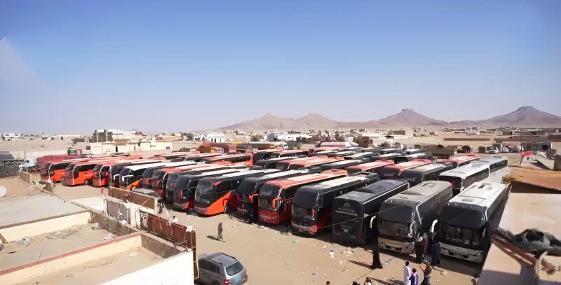 بعد تفاقم خسائر التجار.. المركز الأمريكي للعدالة يطالب بتحقيق فوري في انتهاكات منفذ الوديعة