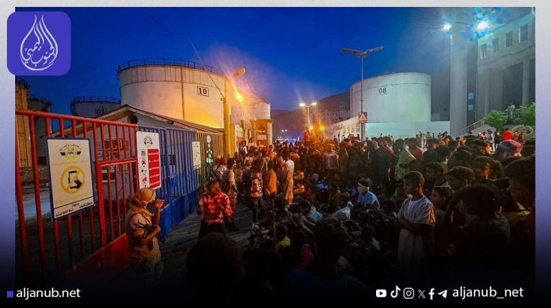 تصعيد جديد في المكلا.. متظاهرون يقتحمون مؤسسة الكهرباء وسط تفاقم الانهيار الخدمي ومخاوف من انفجار أمني