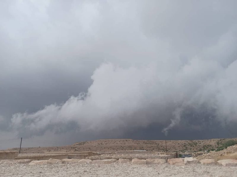 سحابة رعدية اثرت على وادي حويره بمحافظة حضرموت